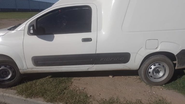Le robaron el auto a un repartidor: la Policía los persiguió y lograron detenerlos