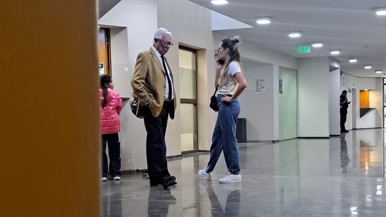 El abogado de la empleada fantasma le respondió a Fernández: “Falta investigar un sector político”