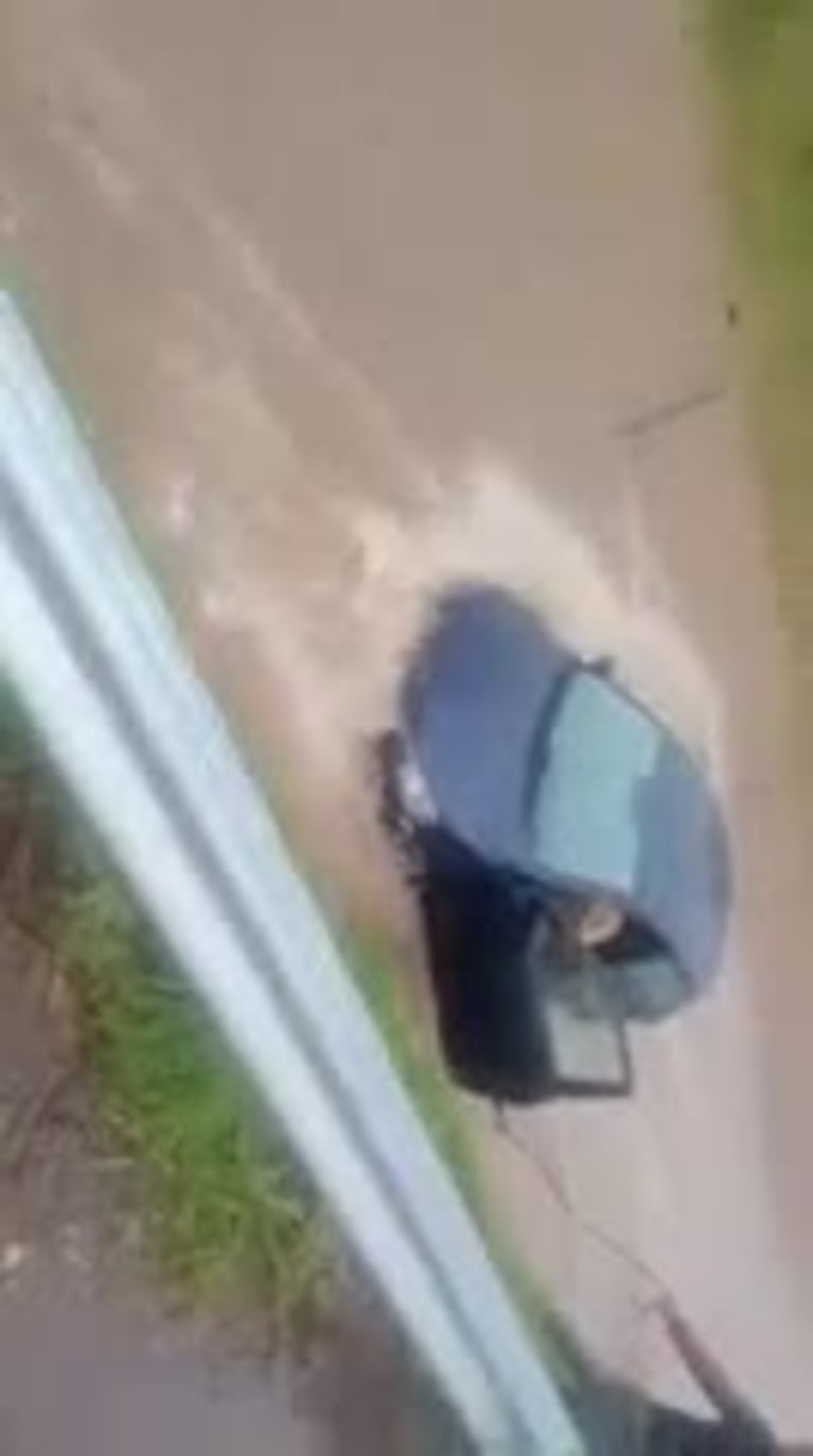 Automovilista cayó a una zanja y debió ser rescatado 