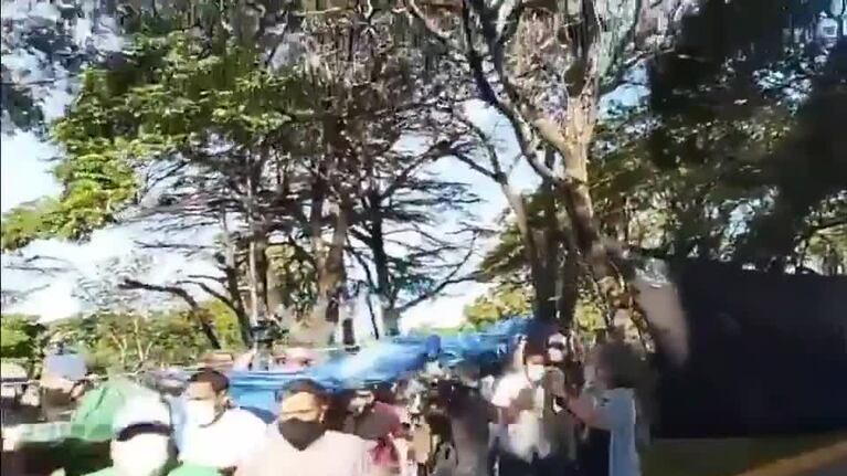 #27F: sindicalista K atacó a un jubilado en la marcha