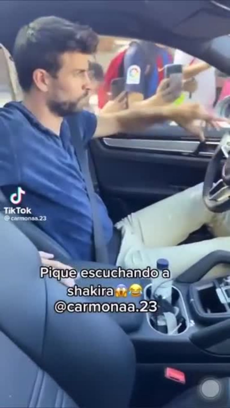 Filmaron a Piqué escuchando un tema de Shakira