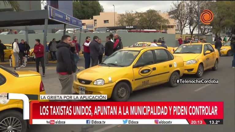 Los taxistas apuntan a la Municipalidad y piden controles 