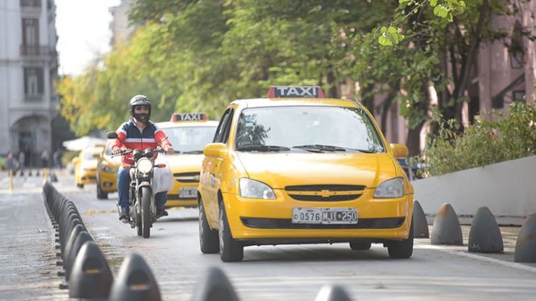 Taxistas aseguran que su trabajo cayó el 50% por las aplicaciones de transporte y rechazan su uso