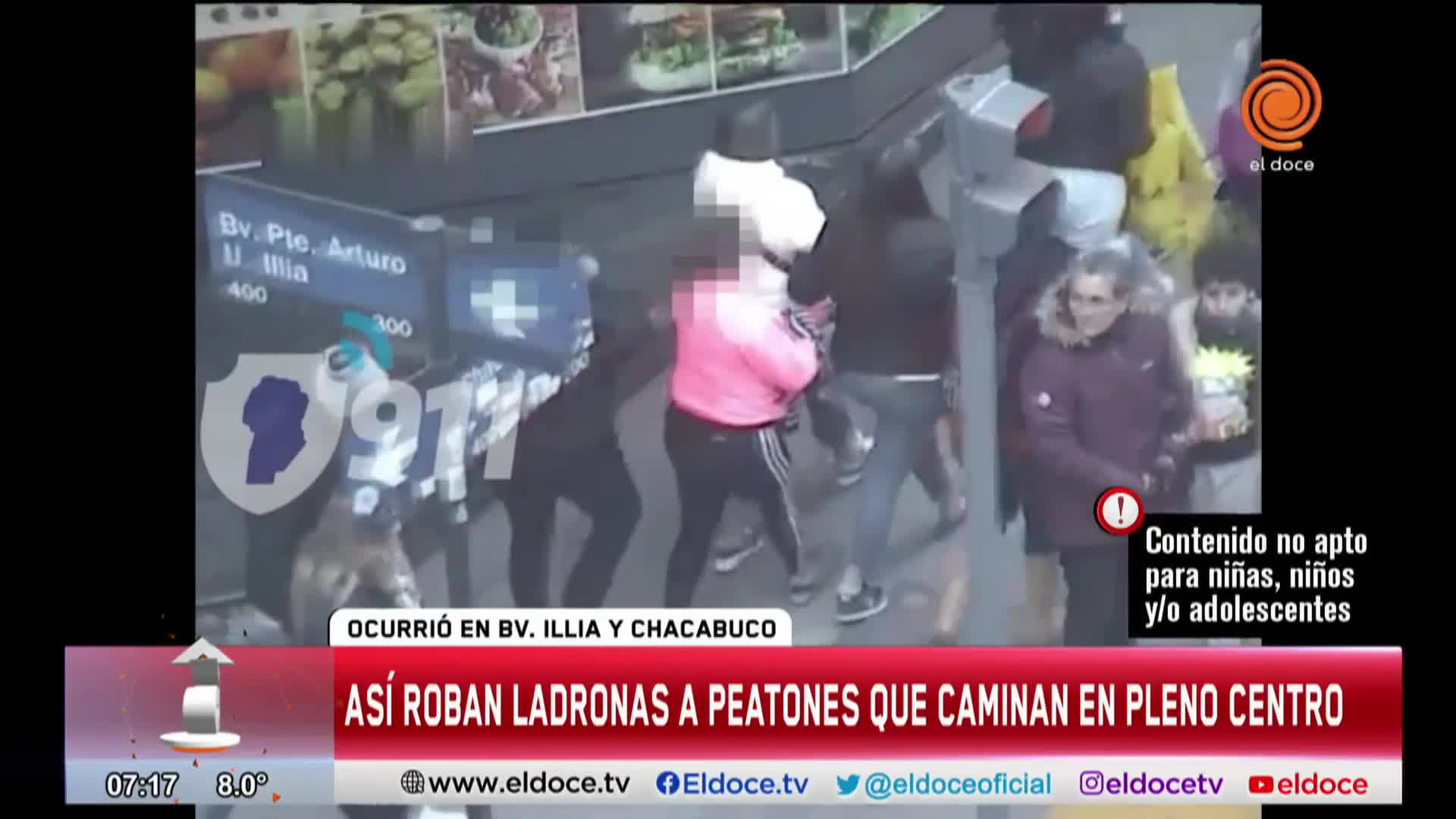 Así roban celulares a peatones en pleno centro