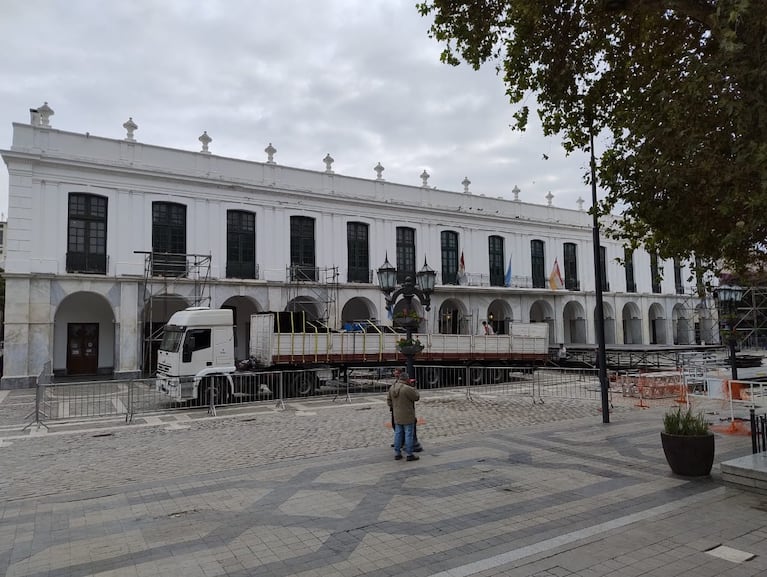 El Cabildo de Córdoba se prepara por el 25 de Mayo antes de la llegada de Milei