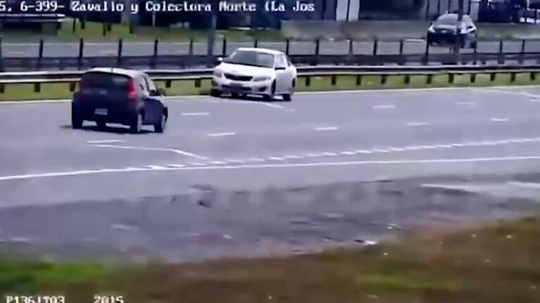 Manejó a contramano en la autopista Panamericana