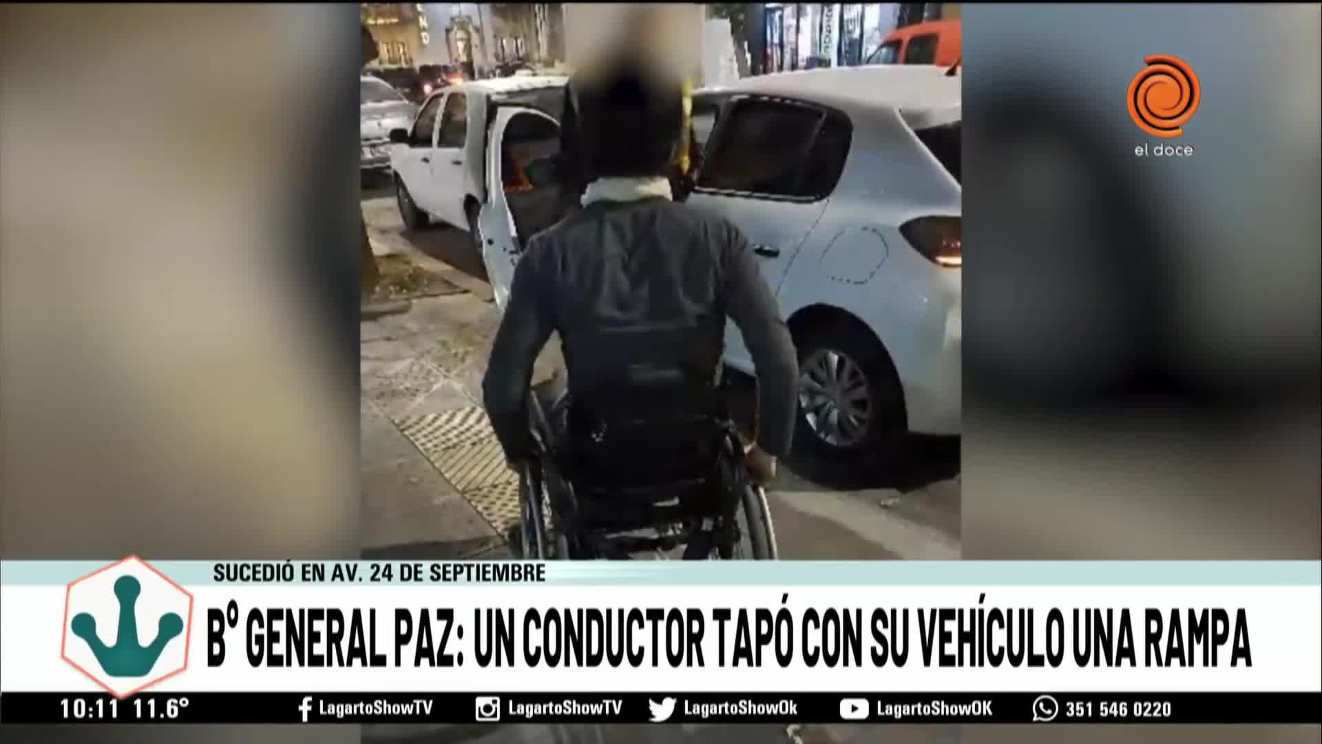 Le pegó una calcomanía a un auto que estacionó en una rampa