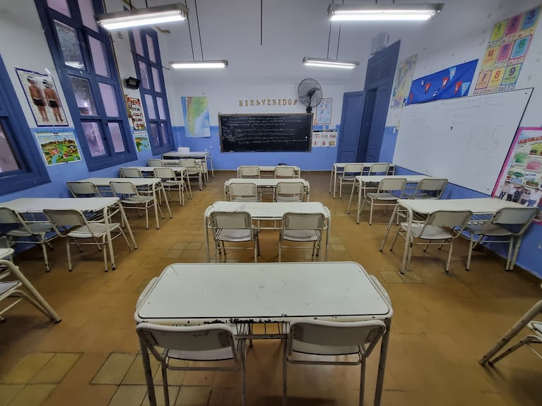 Acatamiento dispar al paro en las escuelas: docentes no pudieron dar clases por la falta de transporte