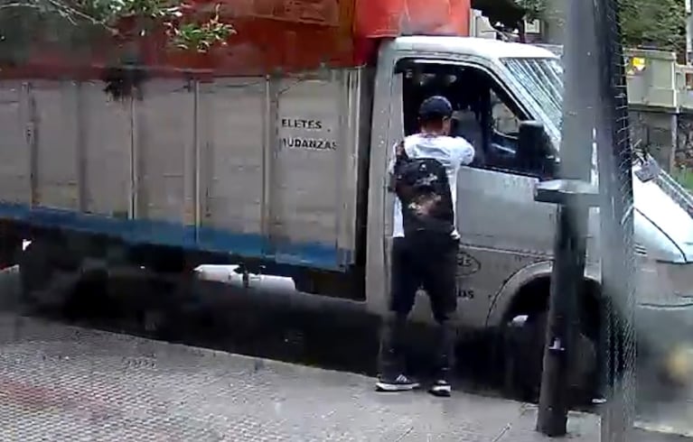 El robo a un flete, a la vista de todos y en pleno centro