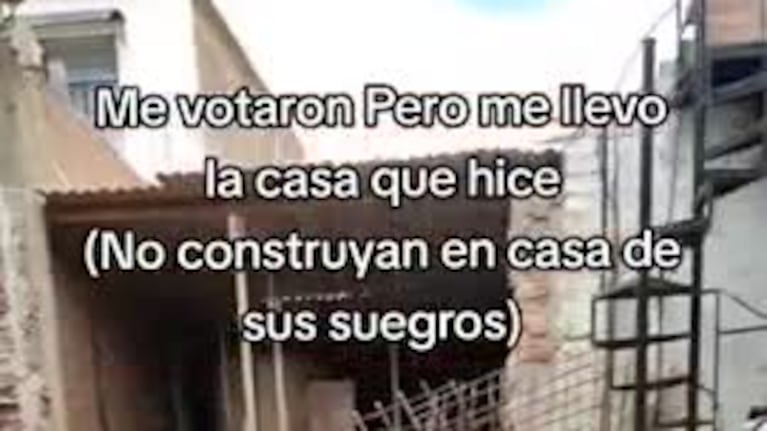 Demolió su casa después de separarse