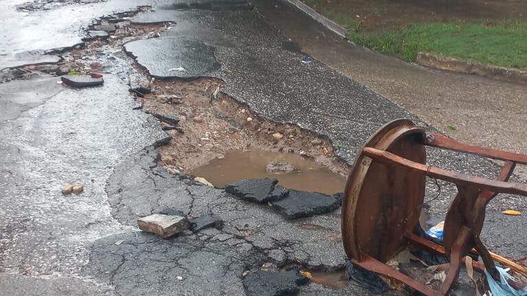 Intransitable: aparecieron más baches tras las lluvias en Córdoba