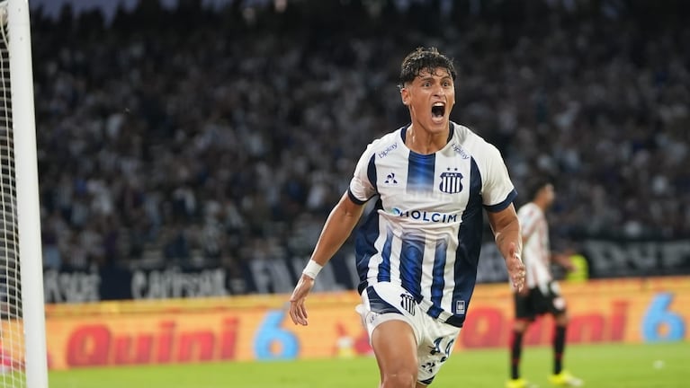 El gol de Dávila y el 1 a 0 de Talleres sobre Instituto
