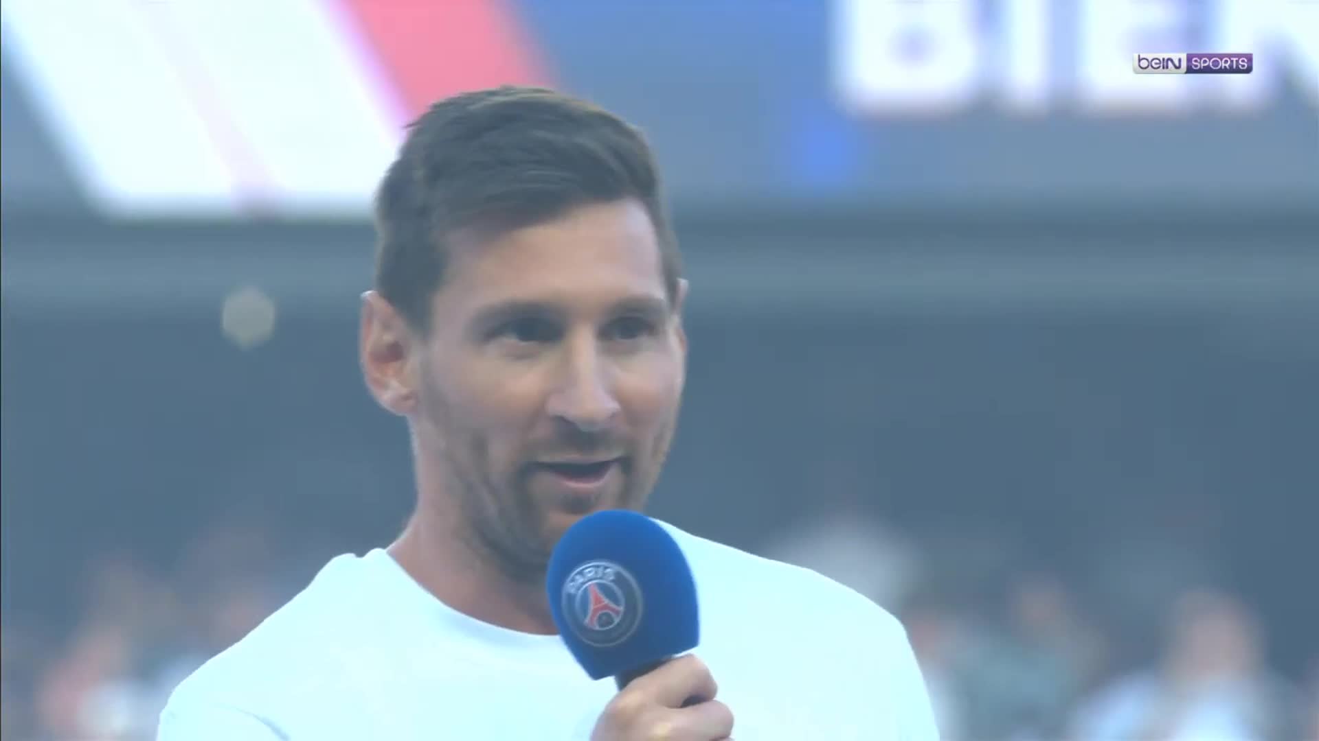 Messi fue presentado ante 48 mil hinchas del PSG