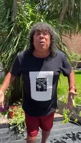 El saludo de La Mona Jiménez por Año Nuevo