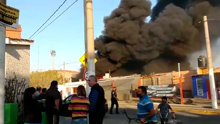 Se incendió un taller mecánico en barrio Nueva Italia