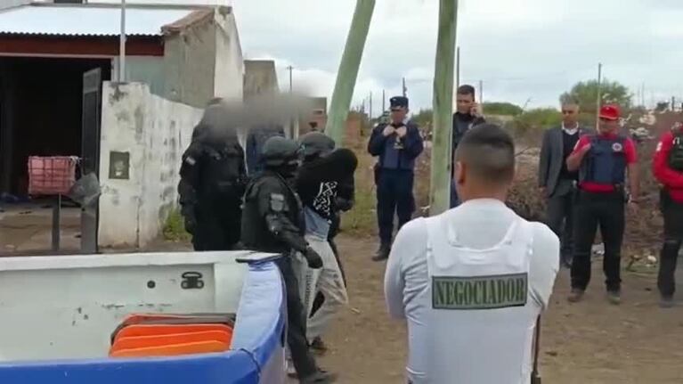Un Policía recibió un disparo en una toma de rehenes