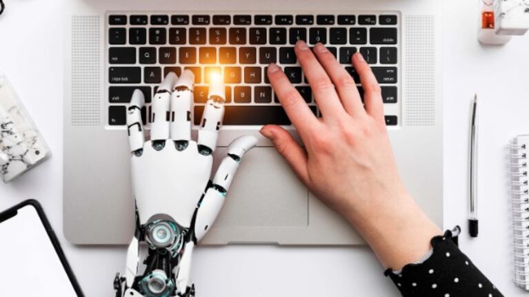 Inteligencia artificial y trabajo: la empresa cordobesa que crea empleados virtuales