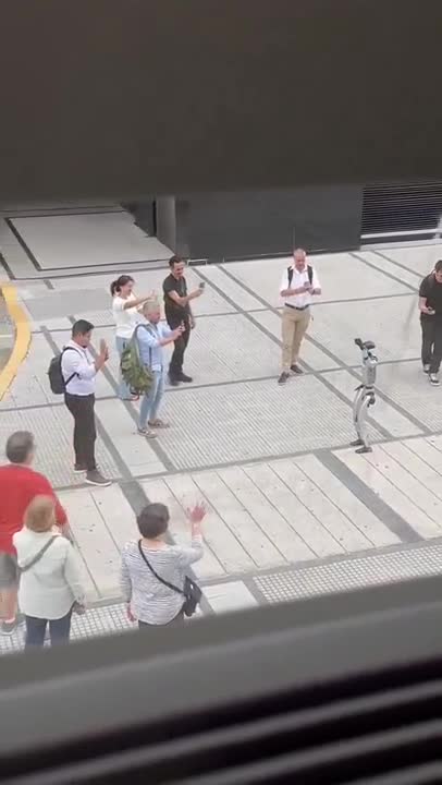 Un robot irrumpió en las calles de Buenos Aires. 