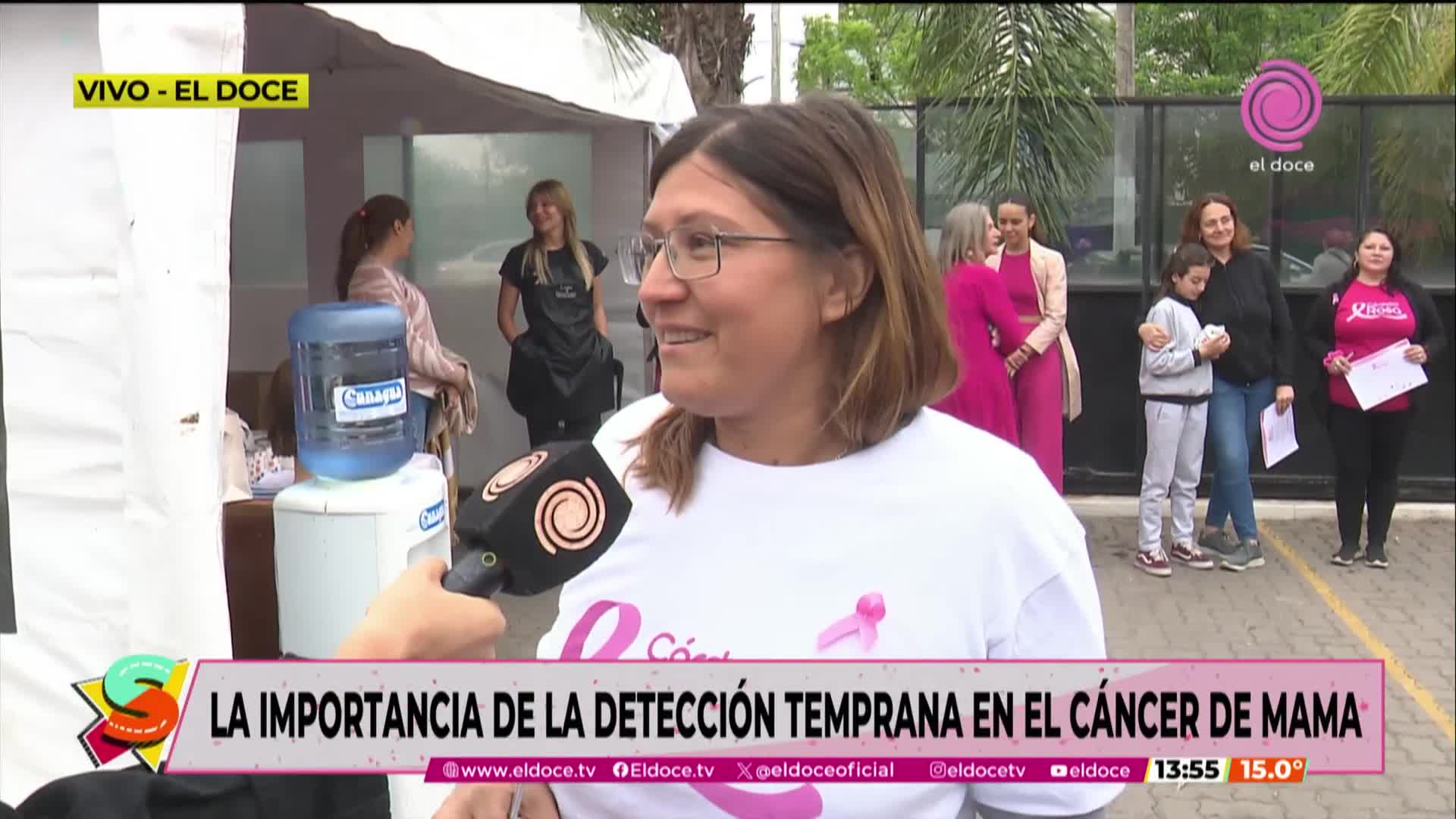 Emotivo gesto del marido de una paciente con cáncer