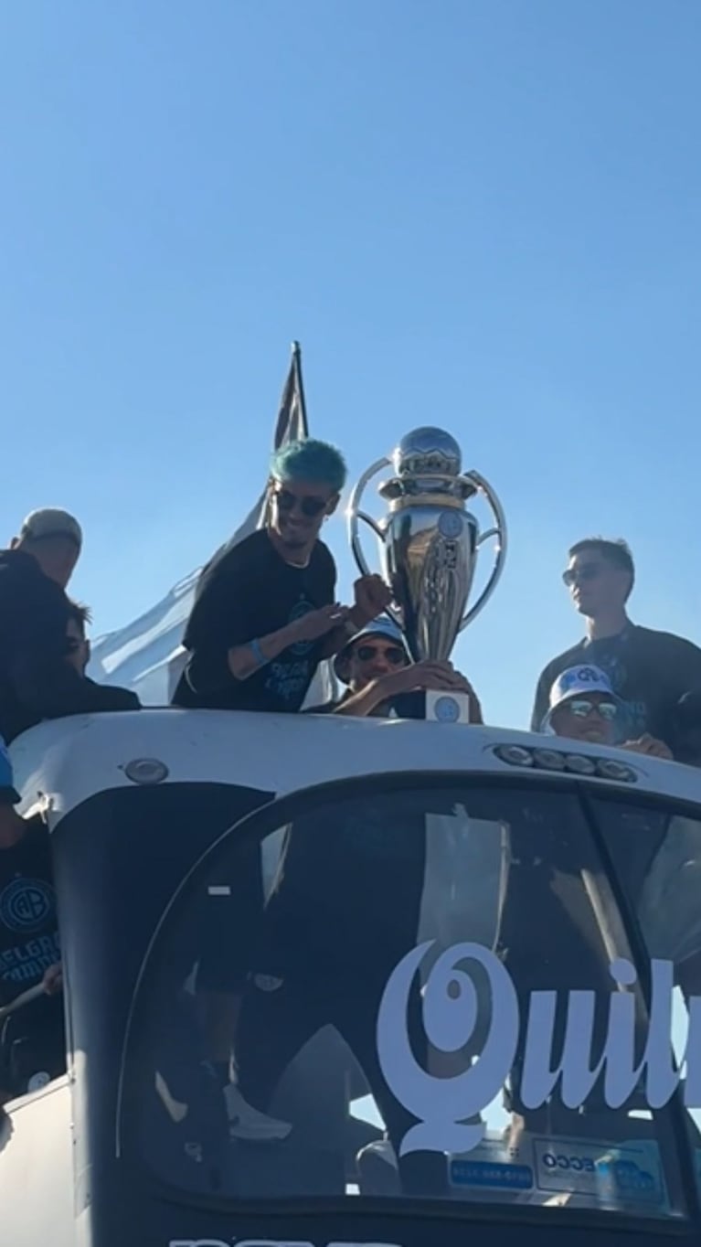 Locura total en la Circunvalación por la caravana de Belgrano campeón