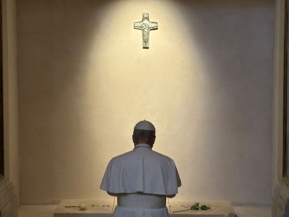 El papa León XIV visitó la tumba de Francisco
