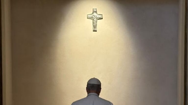 El papa León XIV visitó la tumba de Francisco