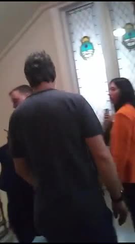 Empresario echado de la Cámara de Diputados durante el debate de la Ley Ómnibus