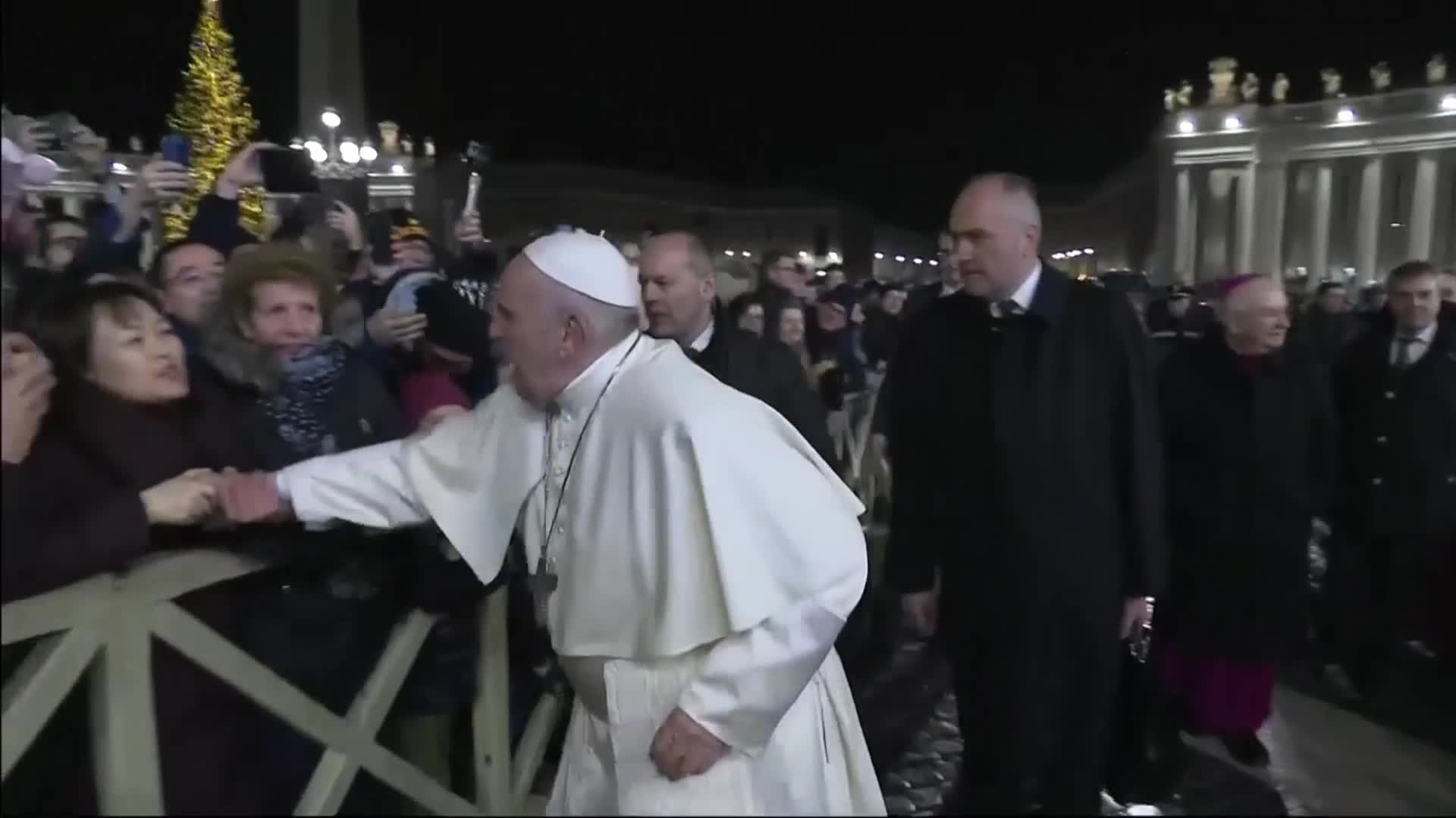El Papa Francisco se enojó con una mujer