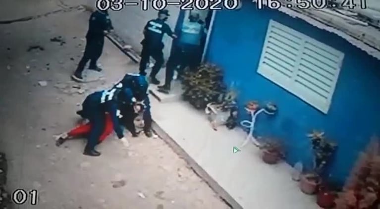 La Policía irrumpió en un comedor de Villa La Lonja