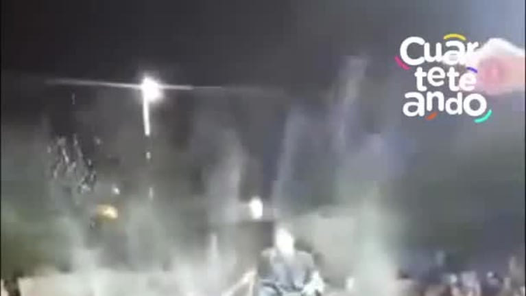 El público levantó a un bailarín en silla de ruedas