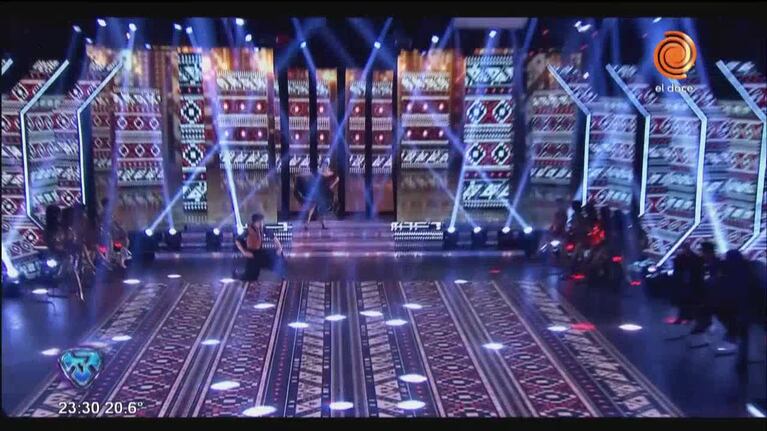 Julián Serrano y Sofi Morandi brillaron en el Folklore