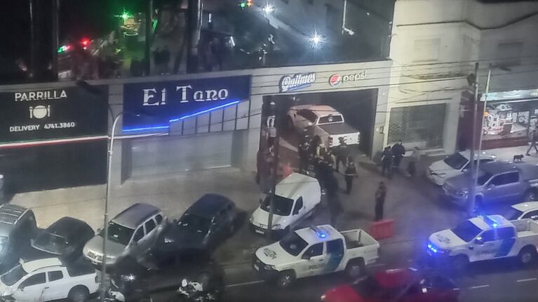 Hubo un enfrentamiento de barras bravas en una parrillada.