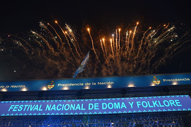 Hubo un show de fuegos artificiales en la inauguración. Foto: Lucio Casalla / ElDoce.tv