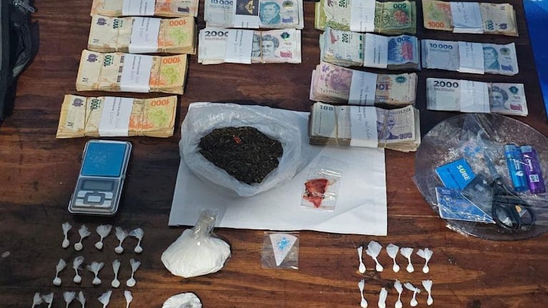 Huidas fallidas y sorprendidos infraganti: cayeron 10 personas por venta de drogas en Córdoba