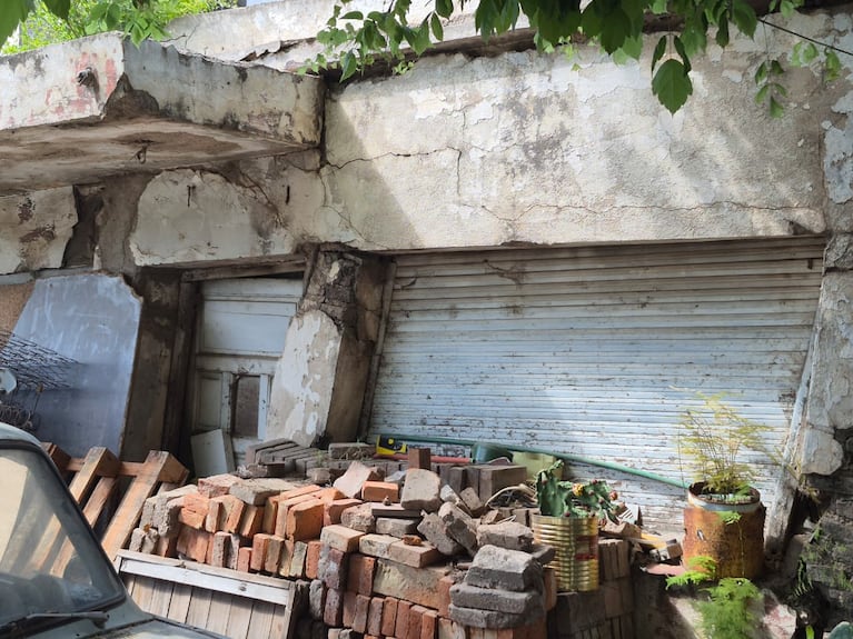 Hundimientos y casas agrietadas en barrio Santa Isabel.