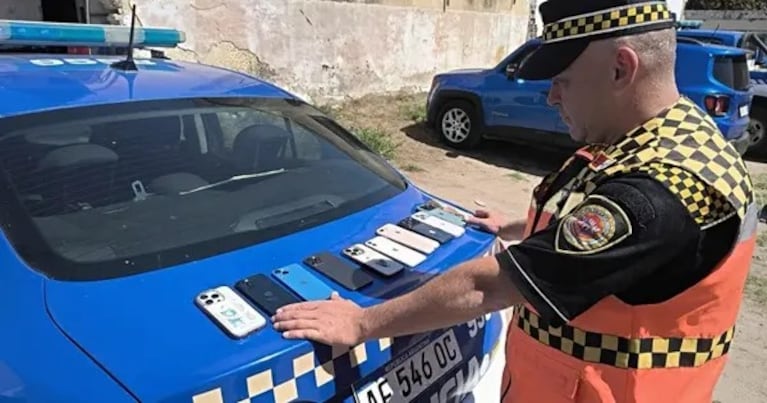 Iban en un Jeep, los paró la Caminera y les encontraron 11 celulares: cinco detenidos