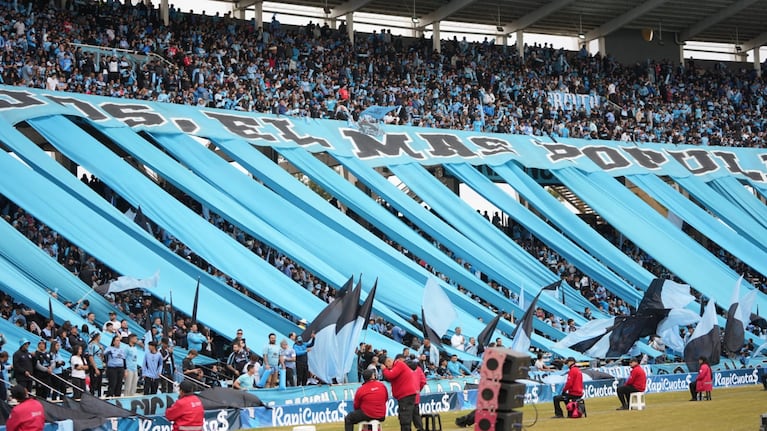 Ilusión pirata en las tribunas del Kempes.