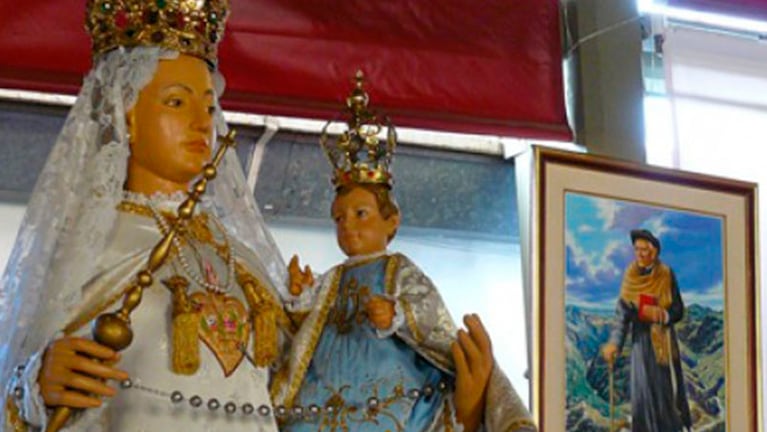Imagen de la Virgen del Rosario, exhibida en la Municipalidad.