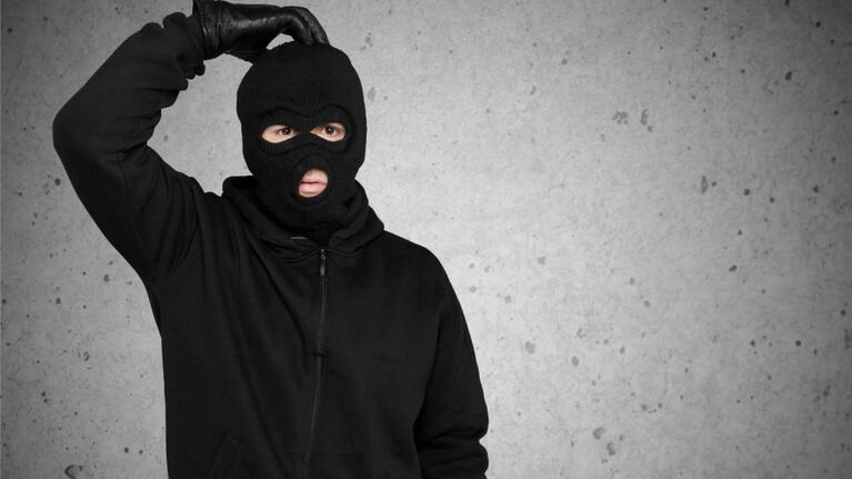 Imagen ilustrativa, un ladrón quedó atrapado en un patio y fue detenido.