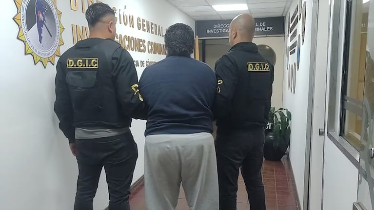 Imágenes del presunto estafador tras ser detenido y puesto a disposición de la Fiscalía.