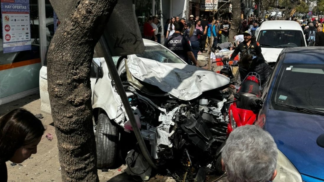 Impactante accidente en pleno centro de la capital.