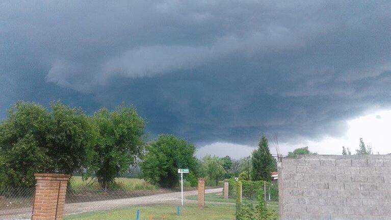 Impactante: así lucía el cielo en Anisacate. Foto: Fabián Alfaro.
