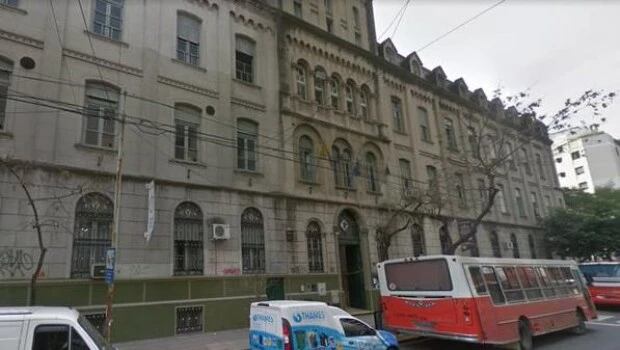 Impactante explosión en un colegio de Palermo.