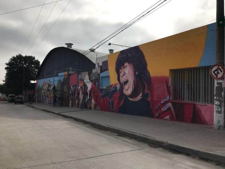 Impactante mural de La Mona en el Sargento