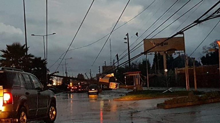 Impactante tornado destruye todo a su paso en Chile