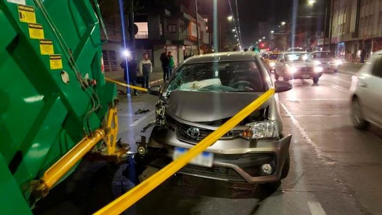 Impactante video del accidente: así fue atropellado el recolector de basura por un auto