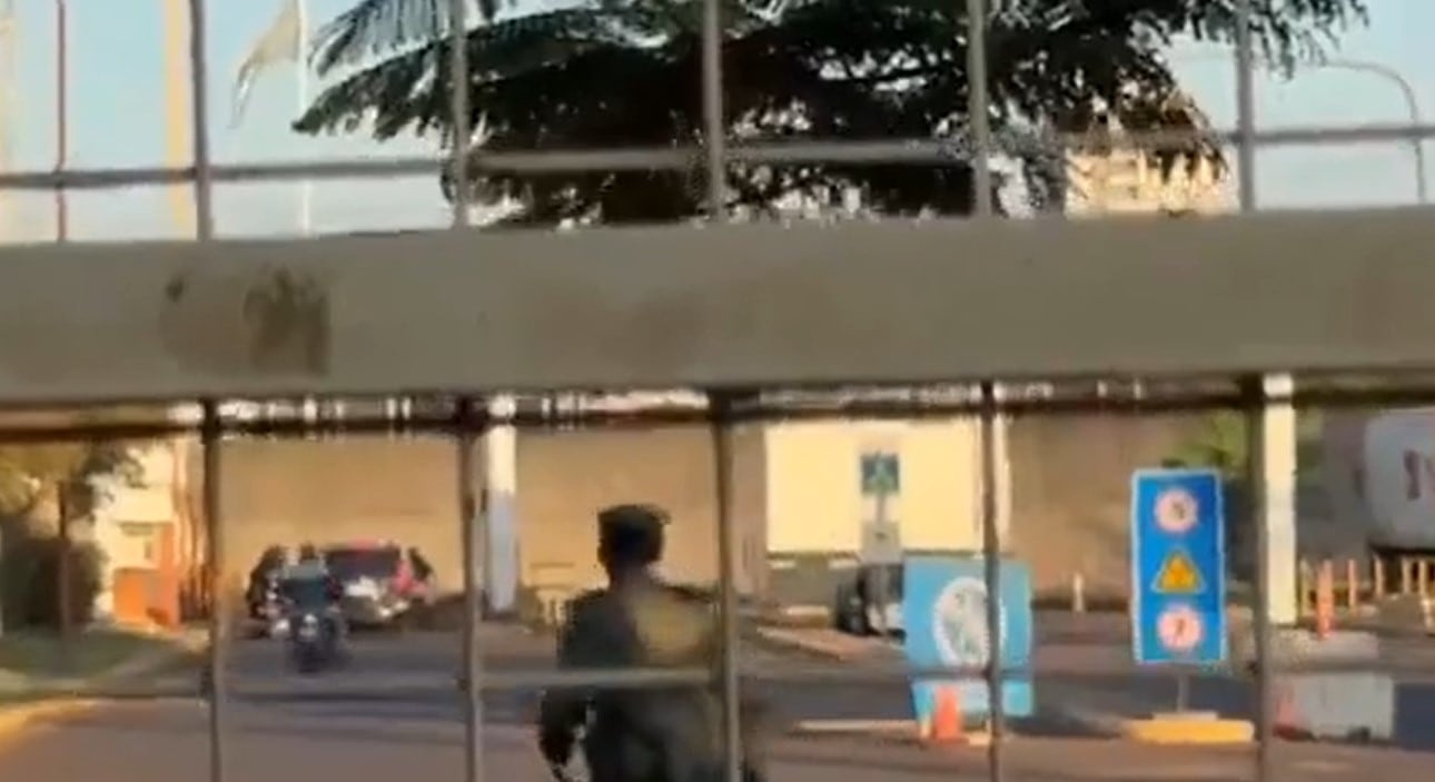 Impactante Video: le descubrieron marihuana en un paso fronterizo, atropelló a los gendarmes y se fugó 