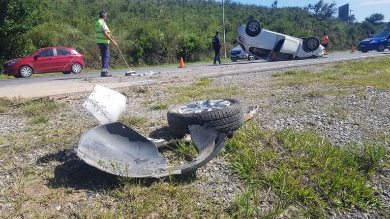 Impactante vuelco en la autopista Córdoba-Carlos Paz