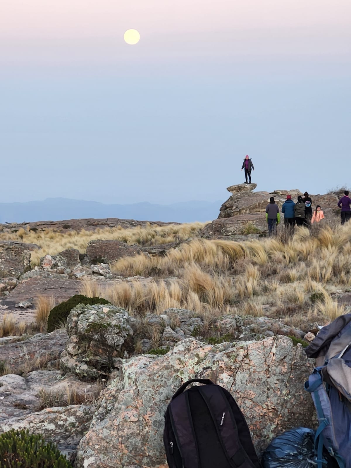 Imperdible toma de la Superluna Azul en la Quebrada del Condorito.