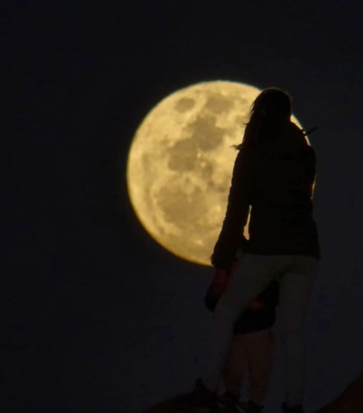 Imperdible toma de la Superluna Azul. Foto: Parador Giulio Cesare.